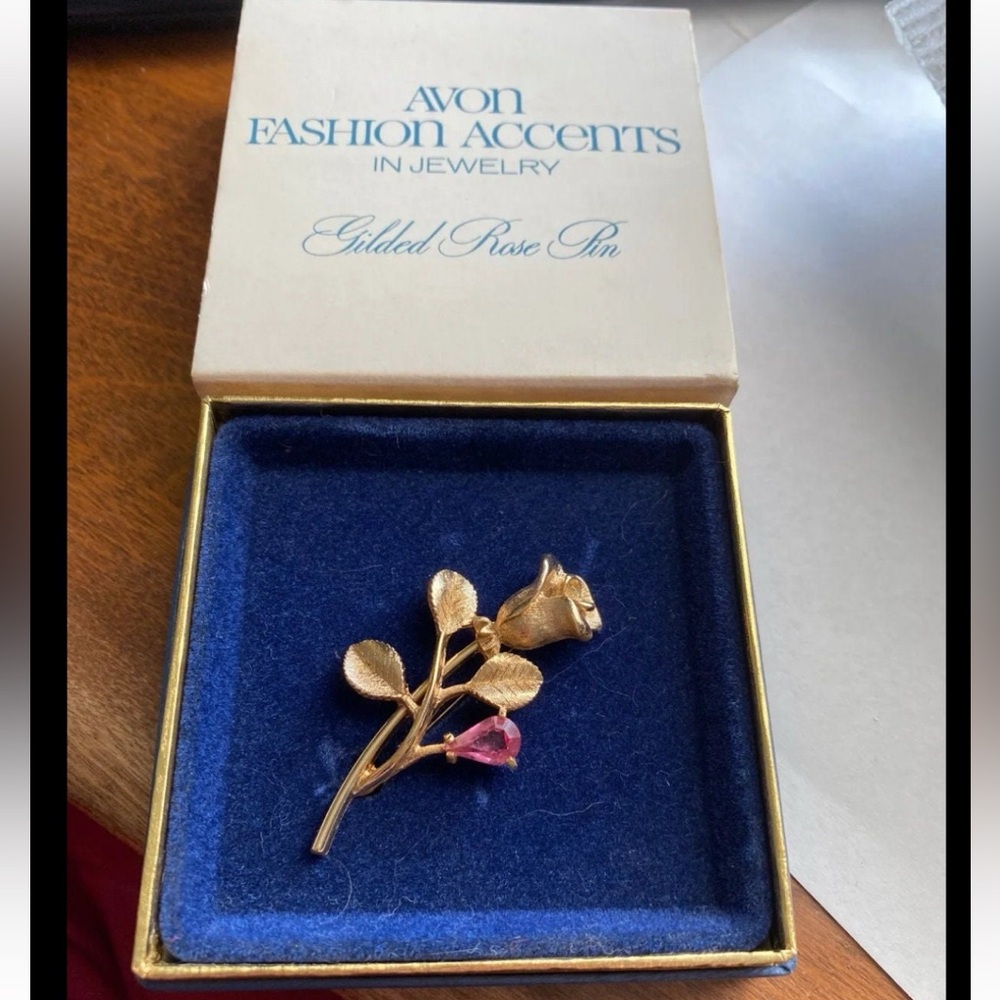 Vintage 1972 AVON Gilded Rose Pin Pink Rhinestone/Glass 2"